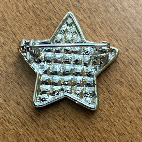 USA/Patriotic Star Pin with Crystal Accents - Picture 5 of 5